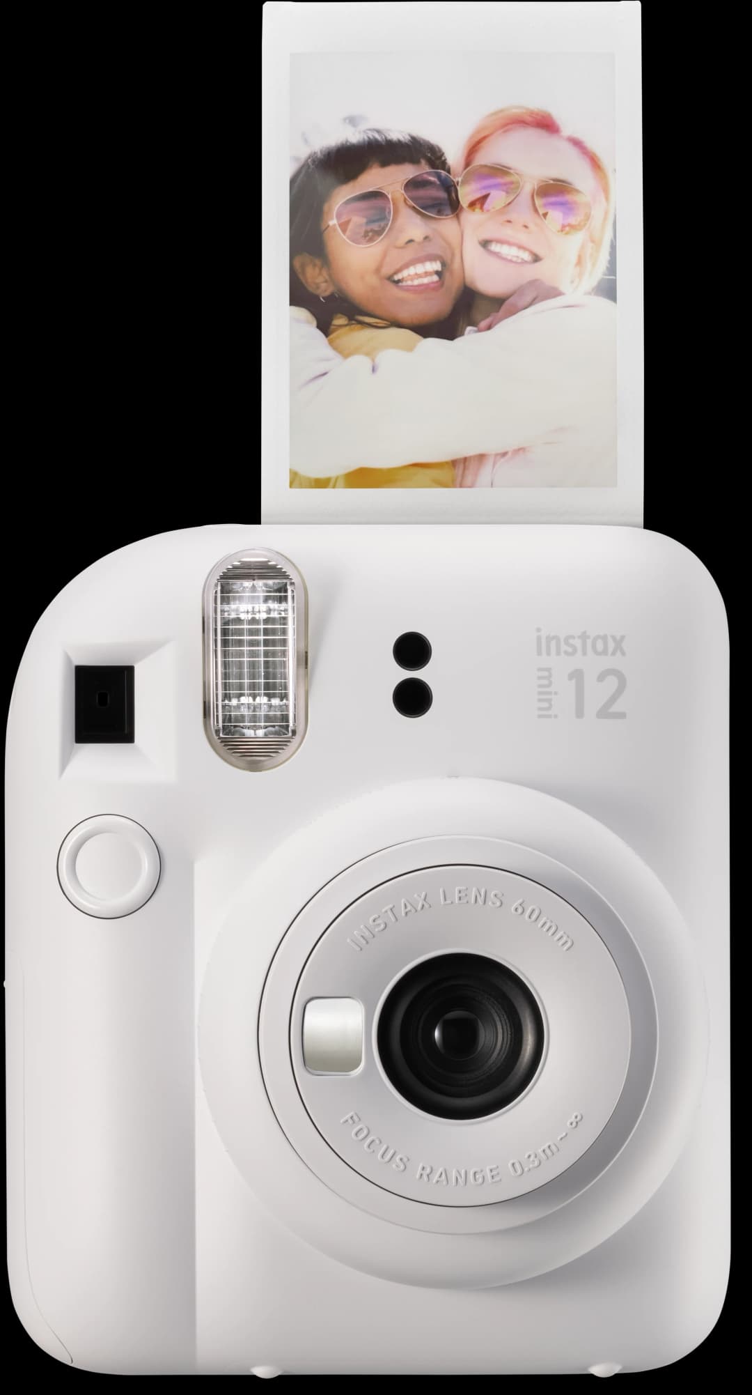 Weiße Instax Mini 12 Kamera mit einem Foto von zwei lächelnden Personen. Das Foto ist oben.