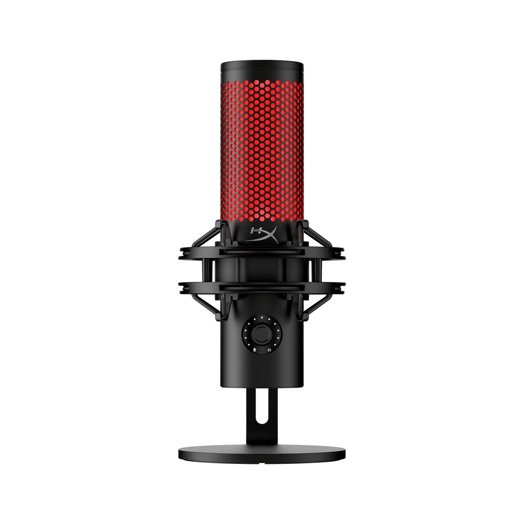 Schwarzes und rotes HyperX-Mikrofon auf einem Ständer, mit rotem Mesh und Knopf.