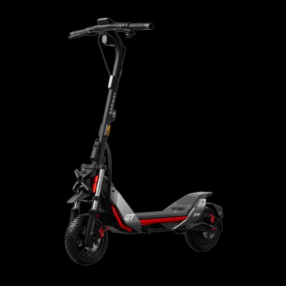 Schwarzer und roter Segway-Elektroroller mit rotem Scheinwerfer auf weißem Hintergrund.