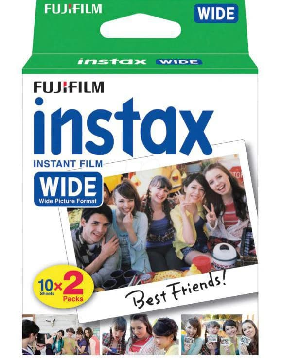 Instax Wide Filmpack. Gruppe lächelnder Freunde. Text: Instax, Wide, Best Friends!