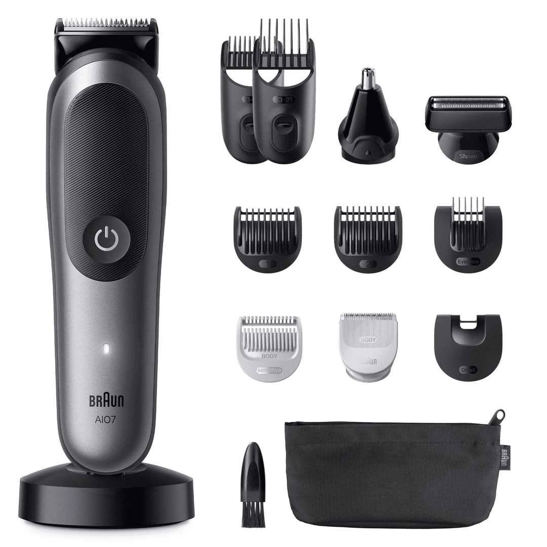 Ein elektrischer Braun-Trimmer mit mehreren Aufsätzen, auf weißem Hintergrund.