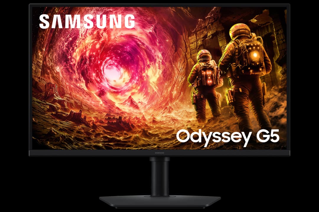 Monitor mit kosmischer Szene, zwei Astronauten und dem Odyssey G5 Logo.