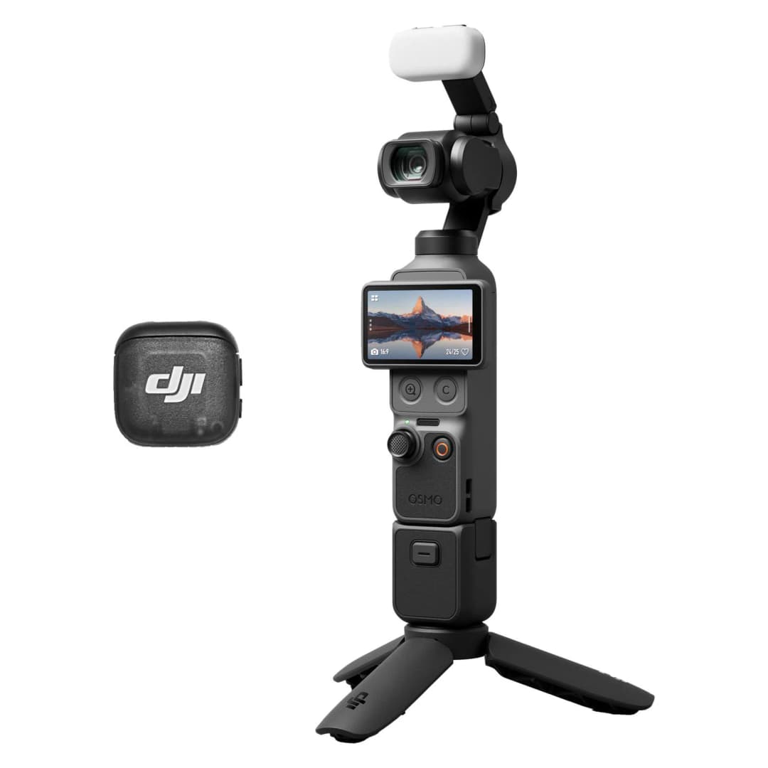 Ein schwarzer DJI Osmo Action 3 Kamera-Gimbal mit Stativ und Blitz.